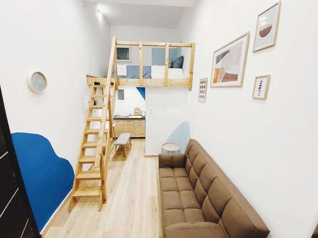 Velestinou Private Maisonette Apartment Атина Екстериор снимка
