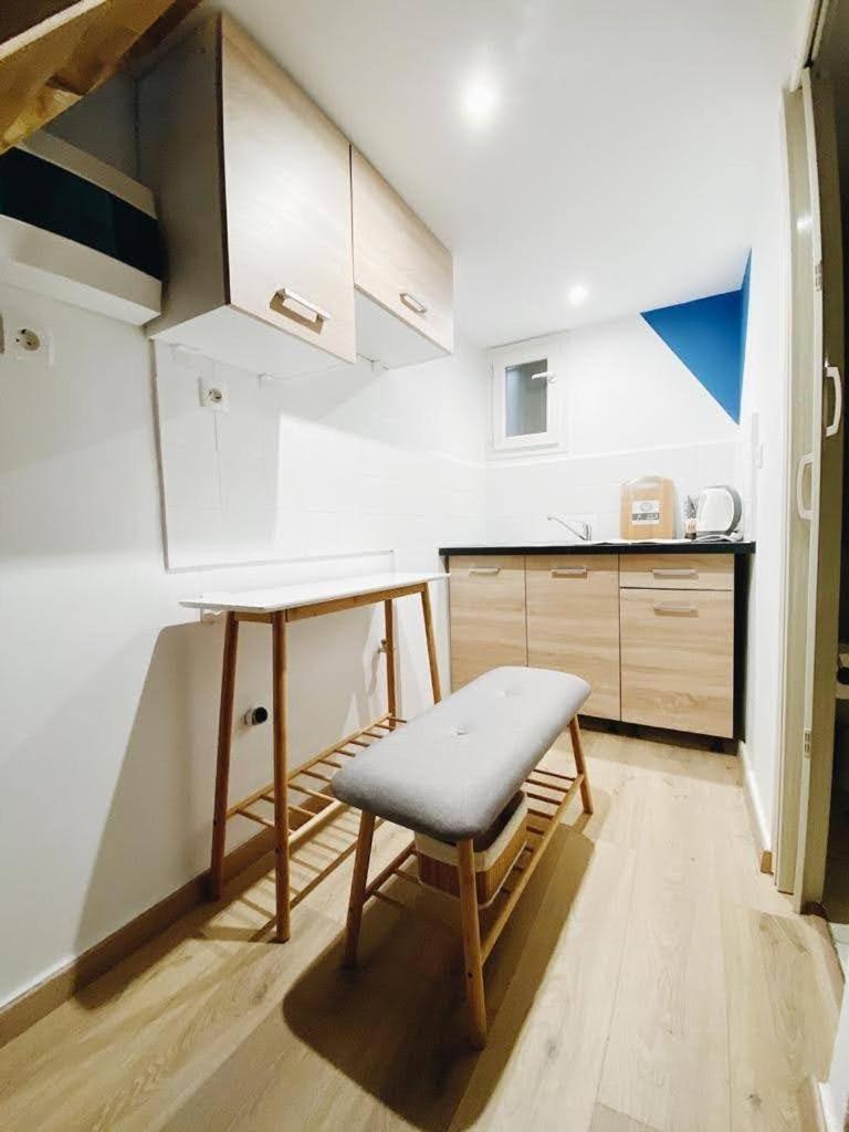 Velestinou Private Maisonette Apartment Атина Екстериор снимка