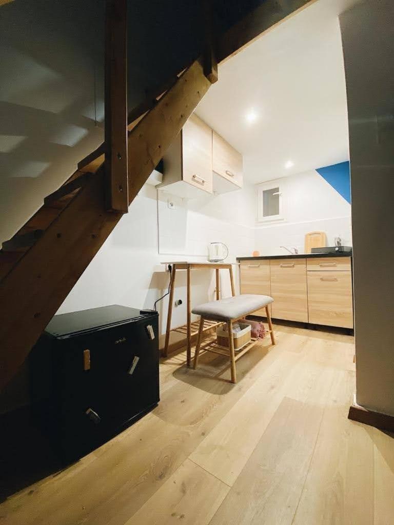 Velestinou Private Maisonette Apartment Атина Екстериор снимка
